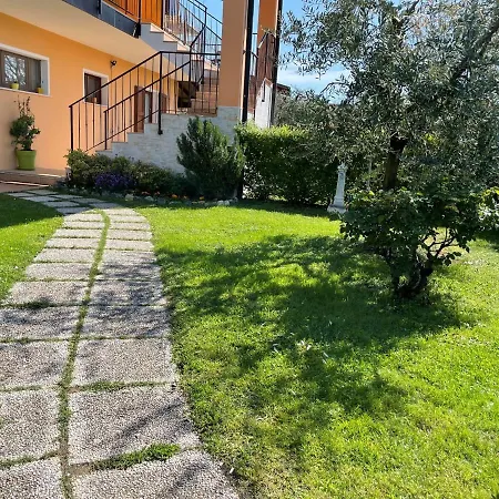 Apartment Il Fienile Manerba del Garda